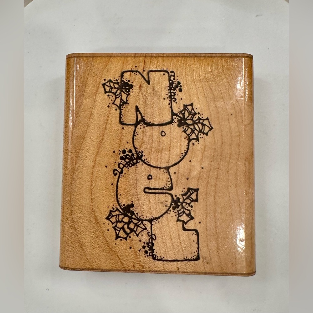 Oversized “Noel” w/ Holly, Med-Large Wood/Rubber Stamp - DOTS 181 Noel - EUC